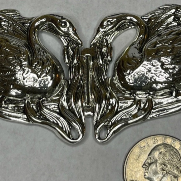 Swan cloak clasp in silver - Picture 3 of 5